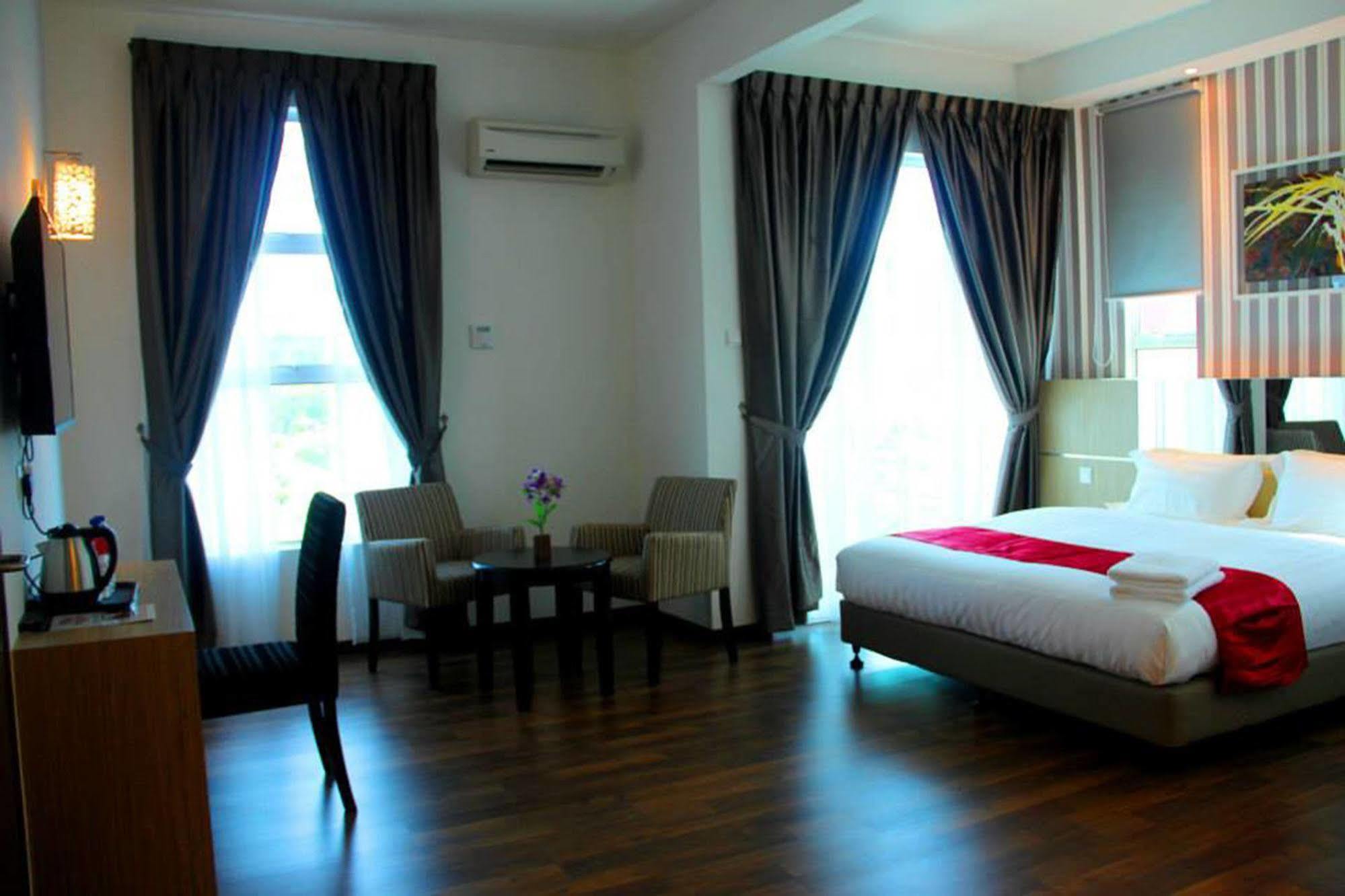 906 Premier 4* Malacca