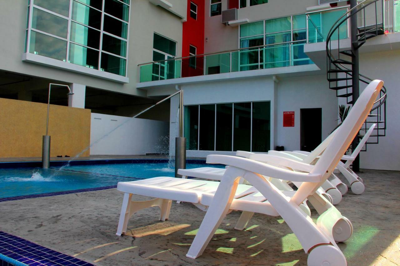 906 Premier Hotel 4*