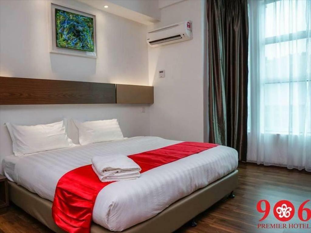 906 Premier Hotel 4*