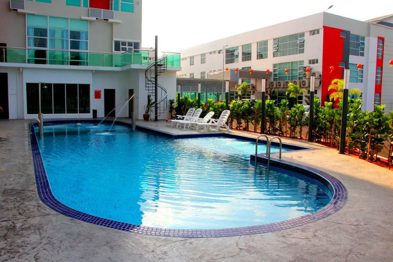 906 Premier Malacca